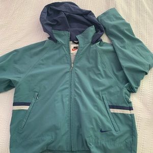 Vintage Nike Size: L. Blue and White Zip-Up Jacket